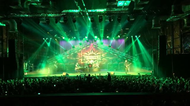 Godsmack - Under Your Scars LIVE (Saint-Petersburg, A2 Club) 03.06.2019 смотреть онлайн