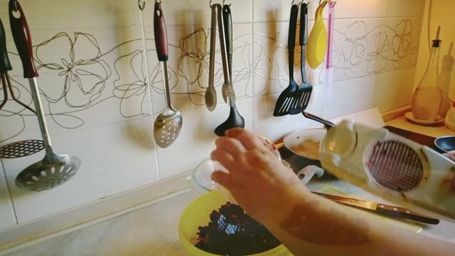 168/Что приготовить на обед. Рис с фаршированными перцами лодочки и винегрет. смотреть онлайн