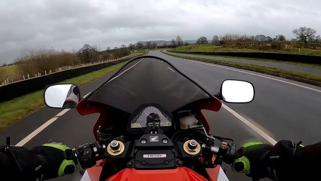 2005 Honda CBR1000RR Fireblade Walkaround & Test Ride.