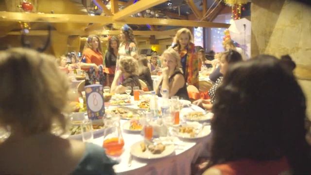 Новогодние предсказания на праздничном вечере ЕРЦ. Новый год 2015 смотреть онлайн