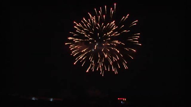 SHOK30021 Shell 3.0" red wave with strobe pistil / красная парчовая волна с мерцающей сердцевиной смотреть онлайн