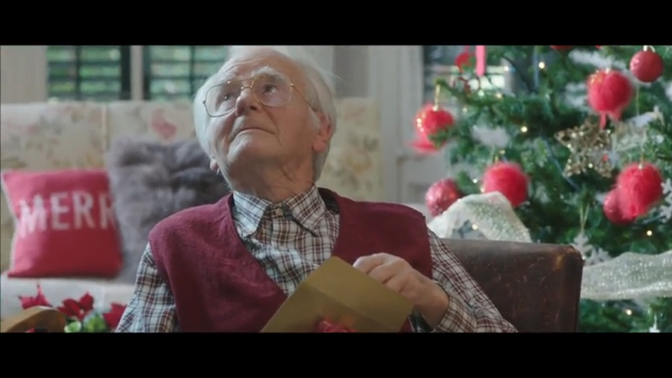 Pornhub знает лучший подарок для дедушки смотреть онлайн