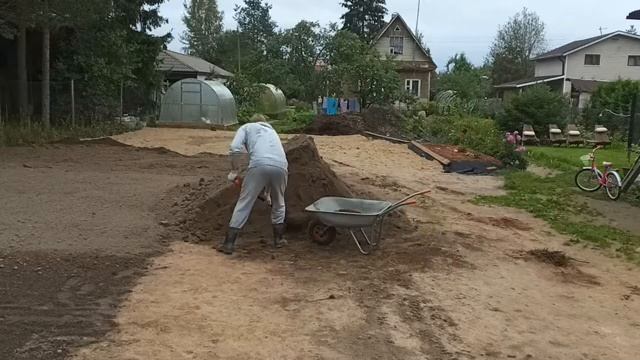 Сбор урожая . Работа по выравниванию участка. смотреть онлайн