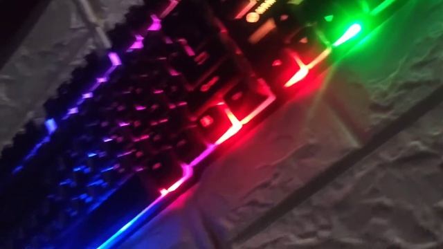 Игровая клавиатура с подсветкой MRM смотреть онлайн