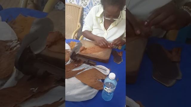 Как крутят кубинские сигары смотреть онлайн