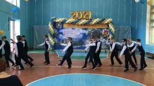 26.05.2021. Выпускной в начальной школе. Танец мальчиков «Daddy»