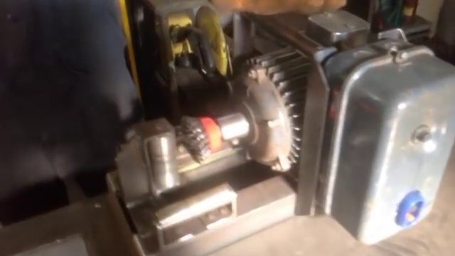 Как очистить профильную трубу от ржавчины. Станок. смотреть онлайн