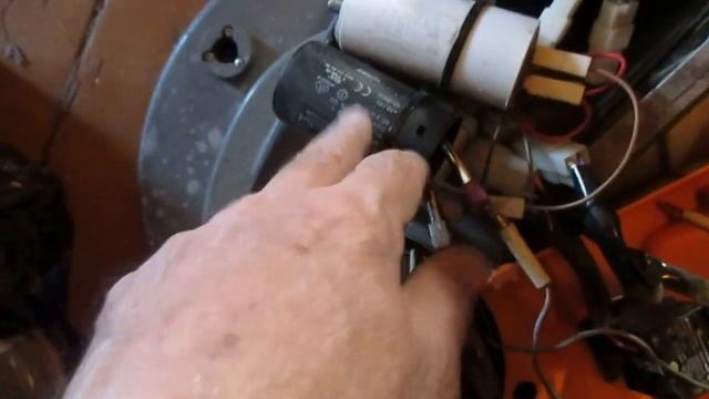 TASKI 9542 полотёр ремонт смотреть онлайн