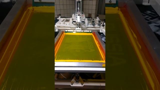 Полуавтоматическая карусель. Шелкография. Печать в 1 цвет. смотреть онлайн