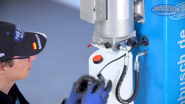 Instalación de los elevadores de dos columnas TW 250 y TW 260 de TWIN BUSCH® смотреть онлайн