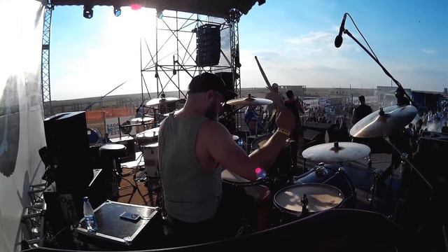 Включай Микрофон! "Панк-рок и шоу-бизнес" Live on BadaBoomFest (Drum Cam) смотреть онлайн