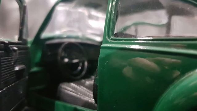 MAISTO Volkswagen Beetle 1:24 смотреть онлайн