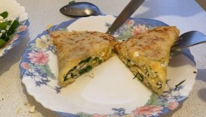 Блинчик с творогом, сыром, зеленым луком или блин-хачапури на завтрак