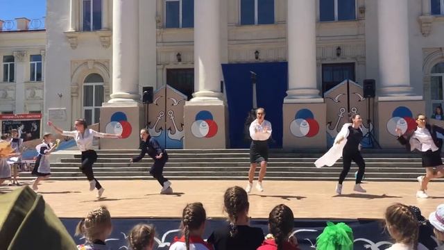 Тодес Севастополь, номер "Перемена", 19.05.2017, пл. Нахимова смотреть онлайн