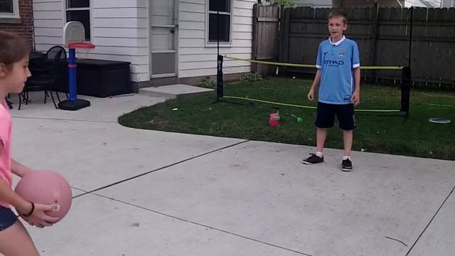 Stereotypes: Four Square l That's Amazing смотреть онлайн