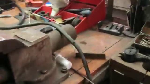 Пазовский компрессор для мастерской или гаража с электродвигателем и ресивером от газовой установки смотреть онлайн