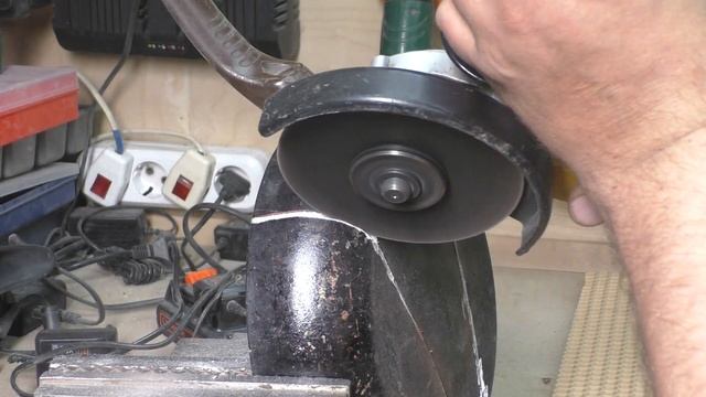 НЕ ВЫБРАСЫВАЙТЕ старую сковородку. Гениальная самоделка из хлама, такого никто не делал! смотреть онлайн