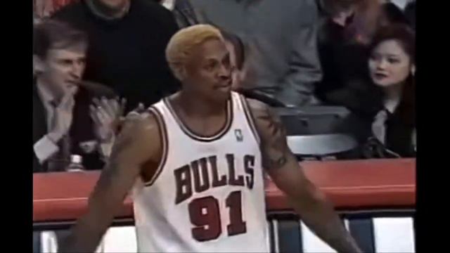 Dennis Rodman vs Chris Webber gets HEATED (11/11/1997) смотреть онлайн