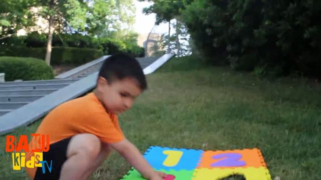 Kids Find number puzzle at park/Learn Numbers with toys/Гусейн найти номер головоломки в парке смотреть онлайн