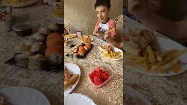 #хештег #любимыероллы #пицца #рекомендации #феликс #мопс #милана #арина #денис #топ #мои #дети смотреть онлайн