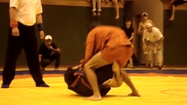 Боевое САМБО Мурат Бероев (в красном) смотреть онлайн