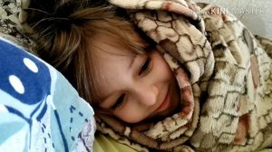 закрутилась в одеяло