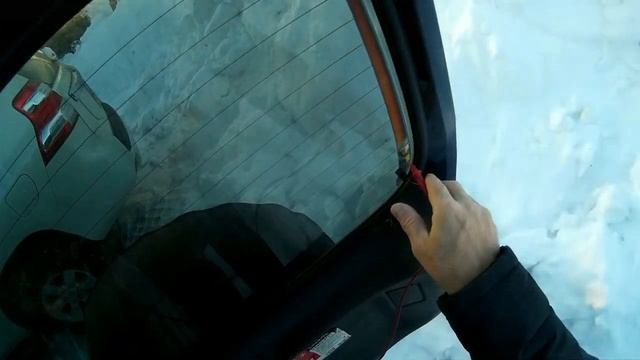 Обогрев заднего стекла. Ничего не работает! смотреть онлайн