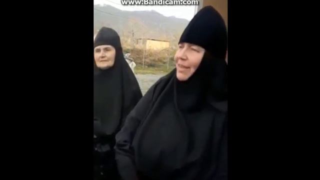 Женщина должна давать смотреть онлайн
