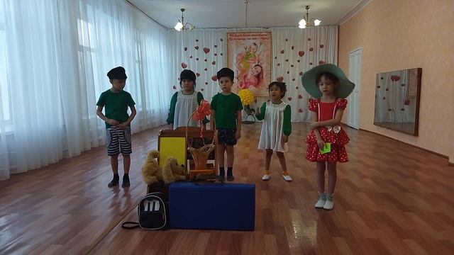 Багаж (групповое исполнение стихотворения С. Я. Маршака) смотреть онлайн