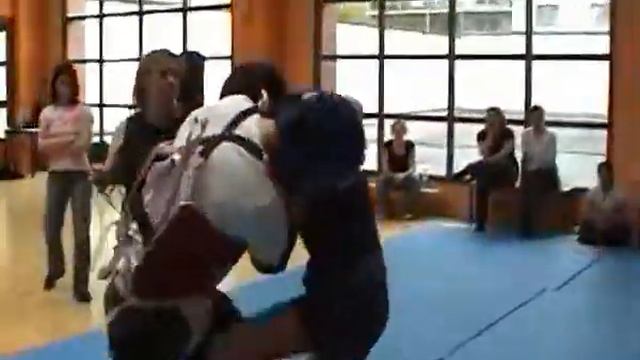 Amazon Training Part1 - Self defense смотреть онлайн