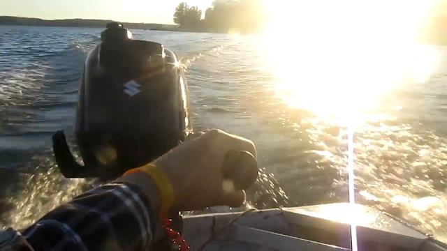 New Suzuki 6HP 4-stroke outboard on my Fiskars Kello 2 boat смотреть онлайн