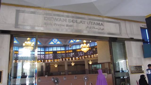 Muslim mosque in Kuala Lumpur ( Malaysia) смотреть онлайн