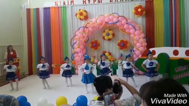 Сарыағаш ауданы Абай аулы "Бал -мерей"б/б Қоштасу стюардеса биі "Балбөбек"тобы смотреть онлайн