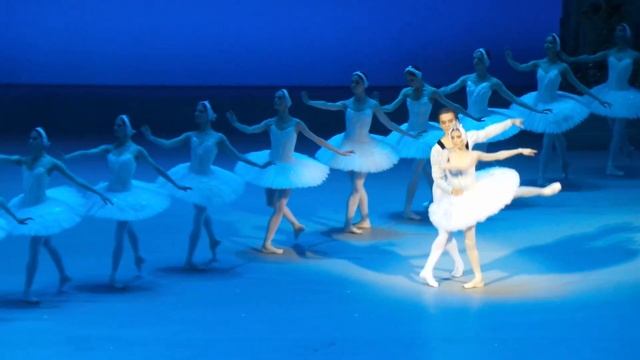 Svetlana Zakharova, Denis Rodkin - "Swan Lake" (White Adagio ) 7.06.2022 Gala Benois de la Danse смотреть онлайн