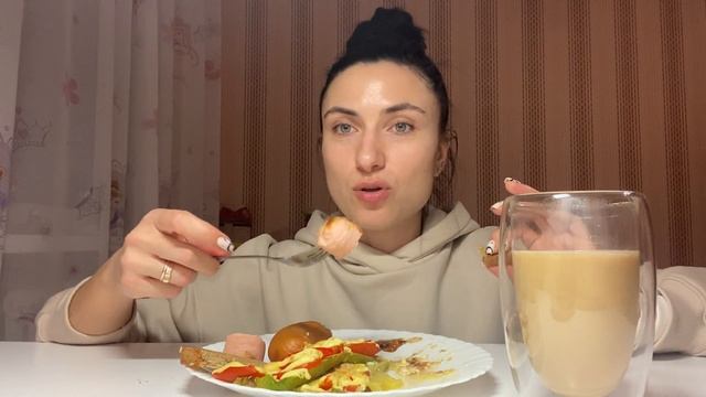 МУКБАНГ САРДЕЛЬКИ И КАБАЧКИ В ДУХОВКЕ_УЖЕ ГОТОВЛЮСЬ К ДНЮ РОЖДЕНИЯ