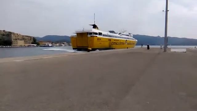 Ormeggio Elba Ferries a Portoferraio смотреть онлайн
