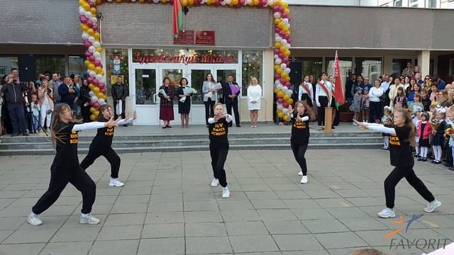 Поздравление c началом танцевального сезона от Favorit Dance School Team A смотреть онлайн
