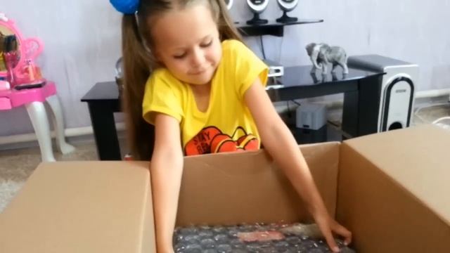 ПОСЫЛКА С КУКЛАМИ МОНСТЕР ХАЙ №8 ЭКСКЛЮЗИВЫ San Diego Comic Con ИЗ Америки смотреть онлайн