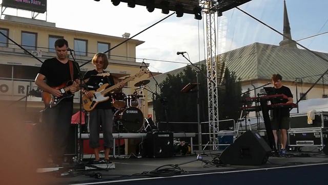 LM Retro Rock Band - Toto Hold the line cover смотреть онлайн