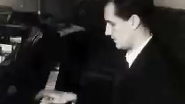 Vladimir Sofronitsky plays Scriabin Sonata-Fantasy (2/2) смотреть онлайн
