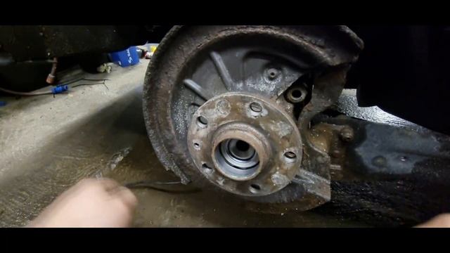 How To Replace rear-passenger wheel bearing| Skoda Superb 1.6 TDI смотреть онлайн