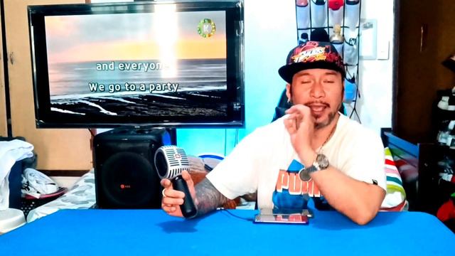 JBL KMC 600 Bluetooth microphone karaoke testing.... смотреть онлайн