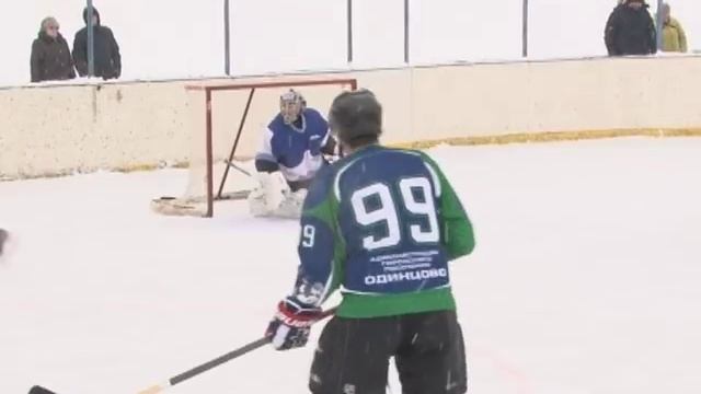 На стадионе в 8 м микрорайоне города Одинцово прошёл зимний праздник спорта «Олимпиада 2018» смотреть онлайн
