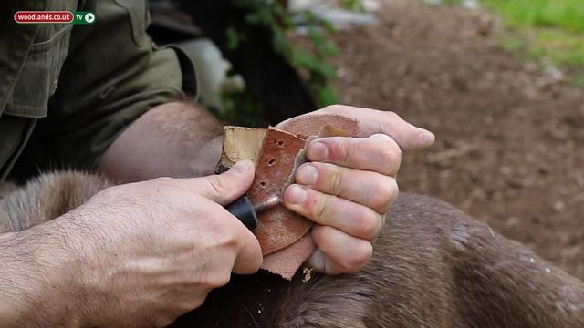 Flint Knapping an Arrow Head смотреть онлайн