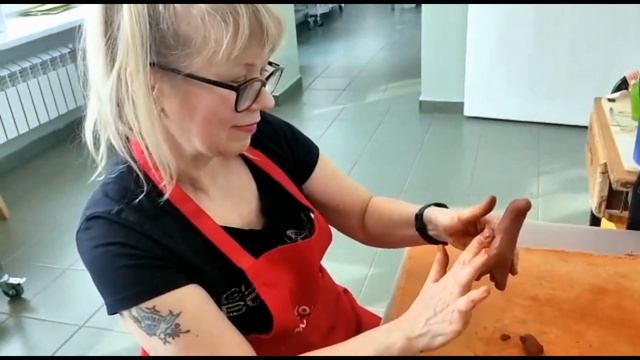 Народная игрушка / Наши традиции / Гончарная мастерская / Абашевский олень смотреть онлайн
