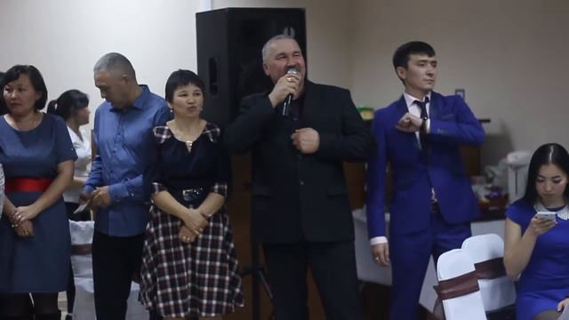 Ведущий кинул 