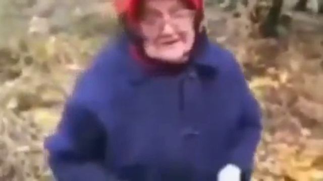ещё одна бабушку лишили еды где-то на Украине смотреть онлайн