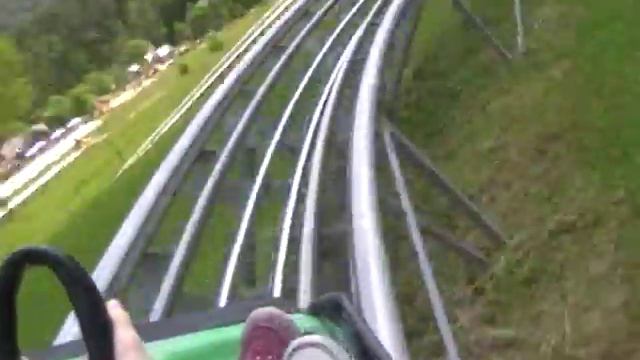 Летняя горка для катания на санях. смотреть онлайн