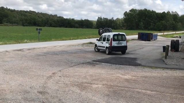 Köp Bil Renault Kangoo 4WD på Klaravik смотреть онлайн