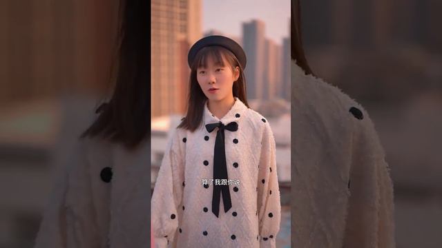 小姐姐路边哭泣，原因竟是闺蜜和神秘男私会？在夏莉帮助下能否和好呢？【李丽婷夏莉】 смотреть онлайн